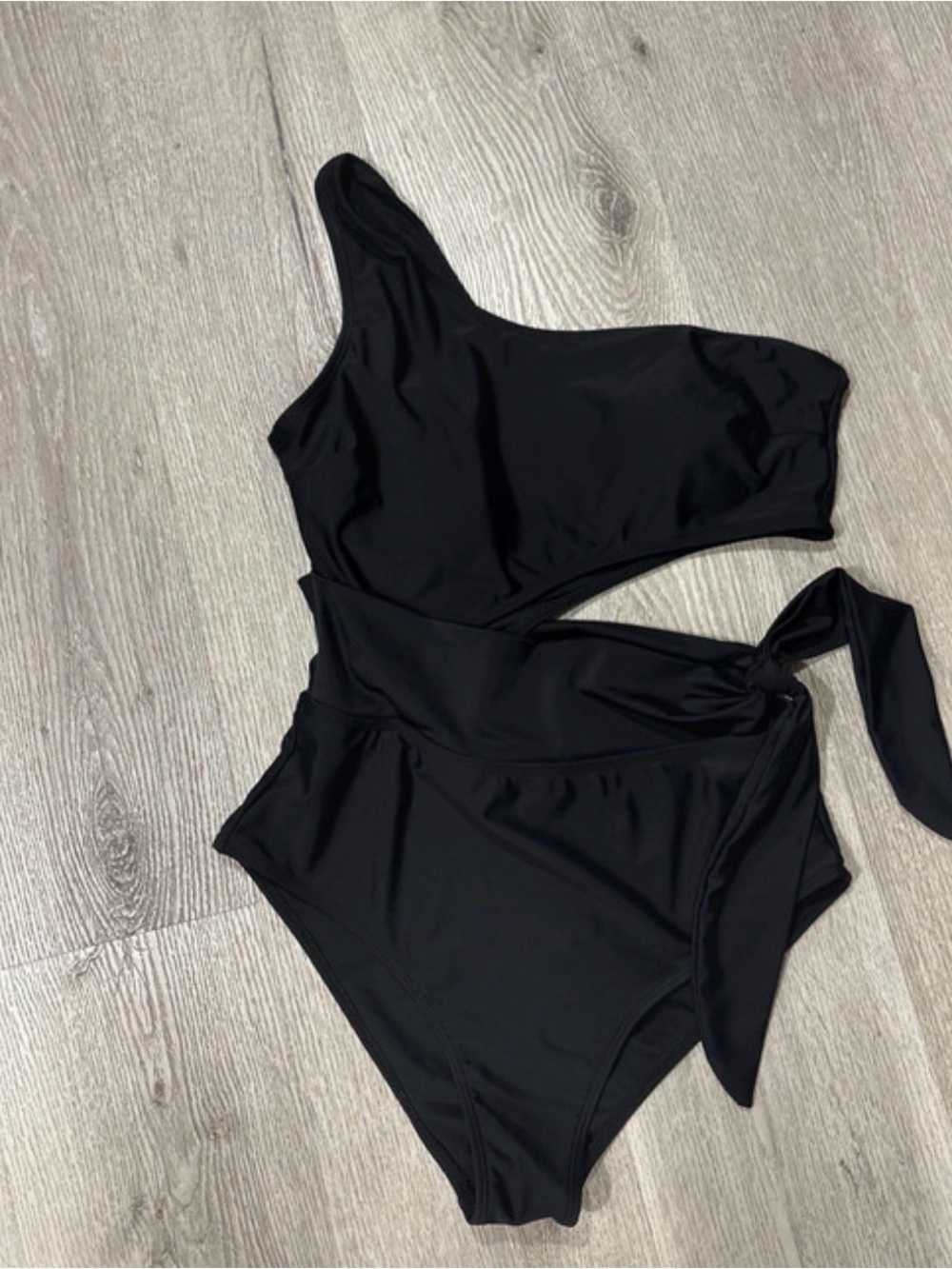 Amazon One-Shoulder Black One-Piece Swimsuit with Waist Tie